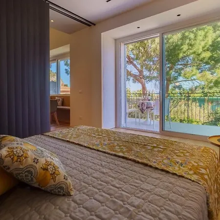 Domus Aurea Luxury شقة تْشيفالو